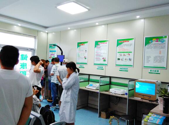 ����һ�w�Cϵ�y(t��ng)���F(xi��n)���������C�M(j��n)�е��