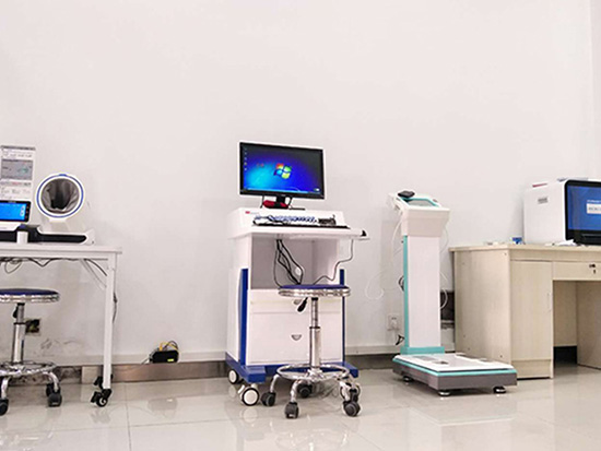 ����һ�w�C(j��)����ϵ�y(t��ng)���O(sh��)Ӌ(j��)�c��(sh��)�F(xi��n)